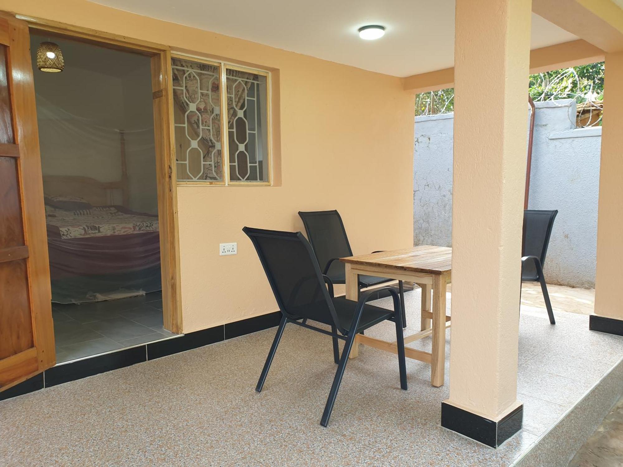 Alison & Dave'S Guesthouse Энтеббе Экстерьер фото